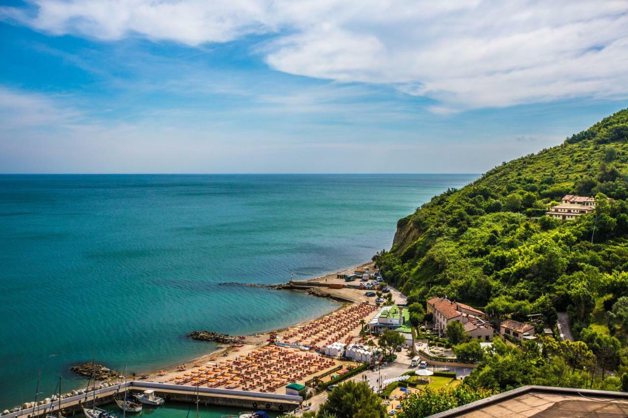 Albergo Capo Est Gabicce Mare Ngoại thất bức ảnh